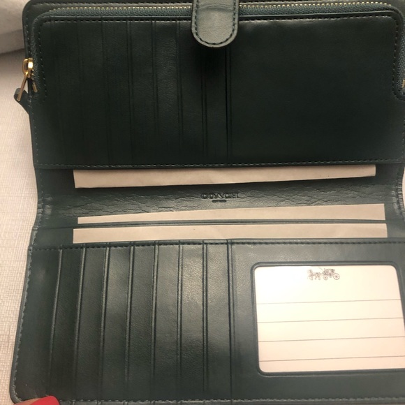 COACH wallet in deep green - Picture 3 of 4